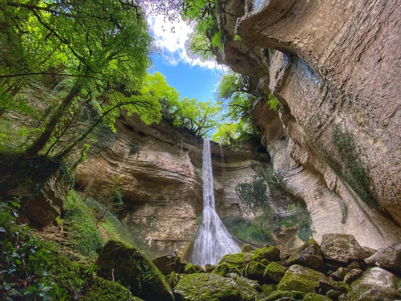 Фотографии водопадов в Абхазии